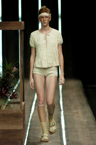 desfiles-coven-saopauloinverno2004rtw-116