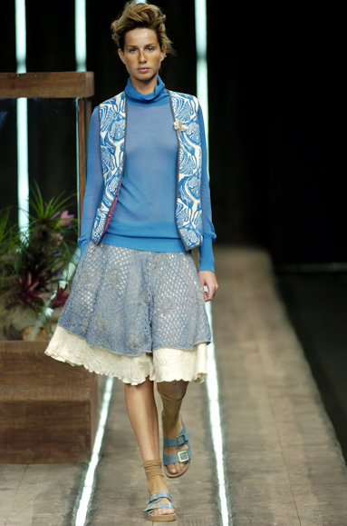 desfiles-coven-saopauloinverno2004rtw-117