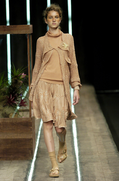 desfiles-coven-saopauloinverno2004rtw-122