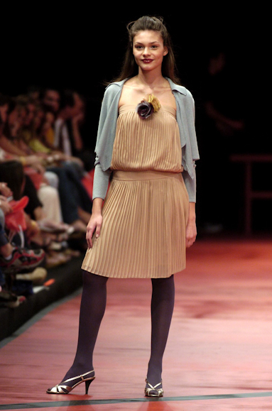 desfiles-mariabonitaextra-riodejaneiroinverno2004rtw-100