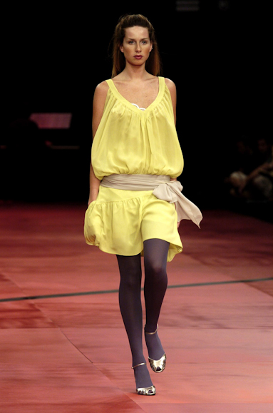 desfiles-mariabonitaextra-riodejaneiroinverno2004rtw-117