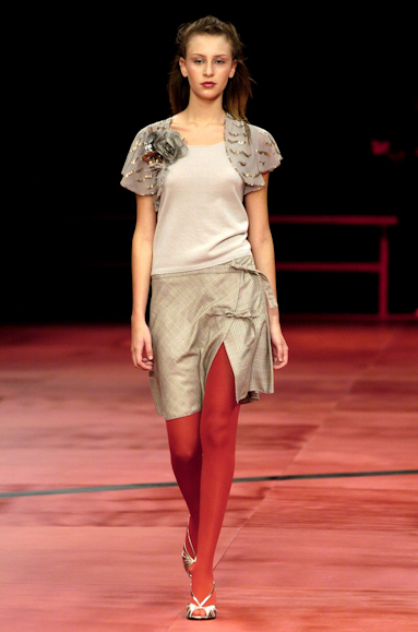 desfiles-mariabonitaextra-riodejaneiroinverno2004rtw-124