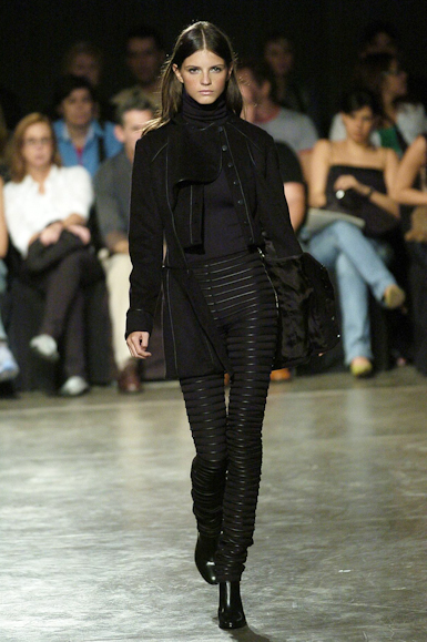 desfiles-carlotajoakina-spinverno2004rtw-100