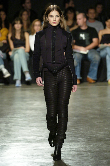desfiles-carlotajoakina-spinverno2004rtw-102
