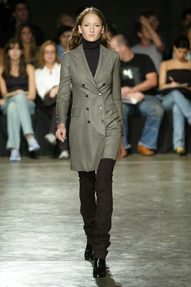 desfiles-carlotajoakina-spinverno2004rtw-108