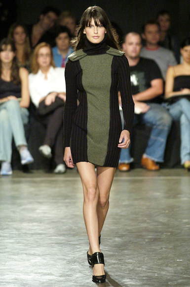 desfiles-carlotajoakina-spinverno2004rtw-109