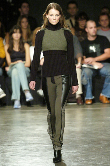 desfiles-carlotajoakina-spinverno2004rtw-111