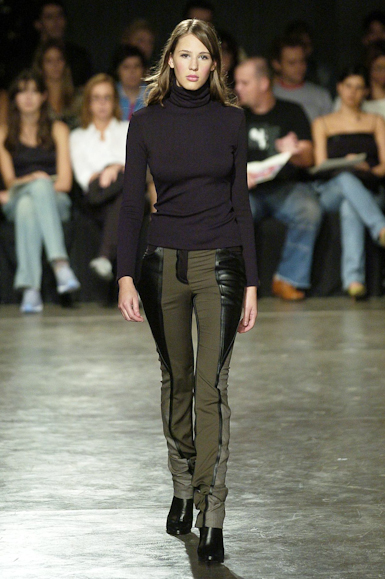 desfiles-carlotajoakina-spinverno2004rtw-112