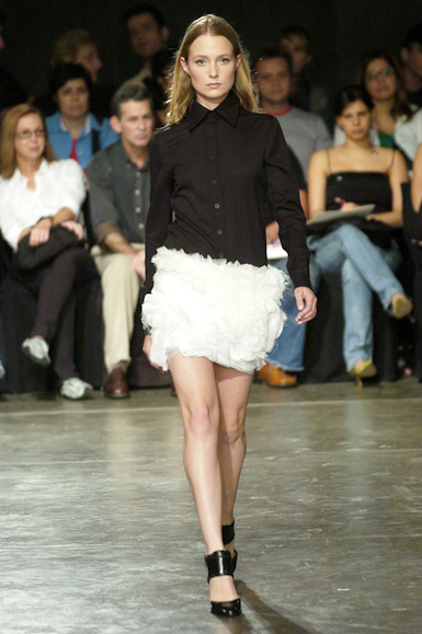 desfiles-carlotajoakina-spinverno2004rtw-119