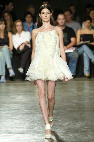 desfiles-carlotajoakina-spinverno2004rtw-121