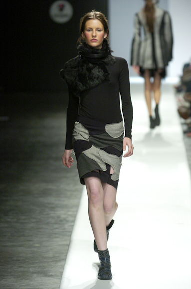desfiles-gloriacoelho-spinverno2004rtw-101