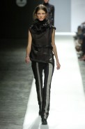 desfiles-gloriacoelho-spinverno2004rtw-102