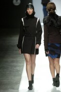 desfiles-gloriacoelho-spinverno2004rtw-115