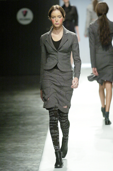 desfiles-gloriacoelho-spinverno2004rtw-132