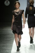 desfiles-gloriacoelho-spinverno2004rtw-134
