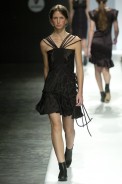 desfiles-gloriacoelho-spinverno2004rtw-135