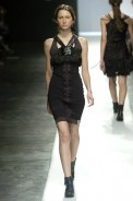 desfiles-gloriacoelho-spinverno2004rtw-136