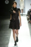 desfiles-gloriacoelho-spinverno2004rtw-145