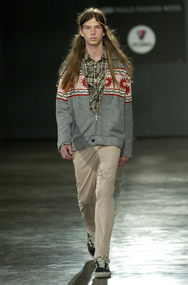 desfiles-britishcolony-spinverno2004rtw-101