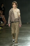 desfiles-britishcolony-spinverno2004rtw-104