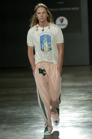 desfiles-britishcolony-spinverno2004rtw-111