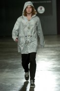 desfiles-britishcolony-spinverno2004rtw-125