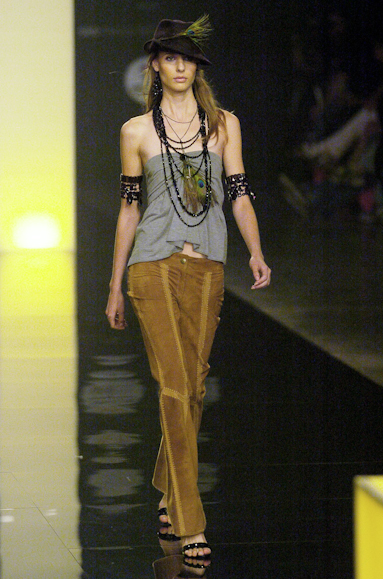 desfiles-iodice-spinverno2004rtw-119