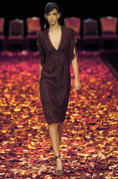desfiles-linovillaventura-spinverno2004rtw-113
