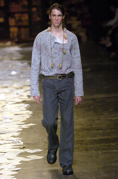 desfiles-marioqueiroz-spinverno2004rtw-105