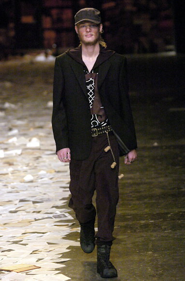 desfiles-marioqueiroz-spinverno2004rtw-119