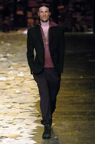 desfiles-marioqueiroz-spinverno2004rtw-120