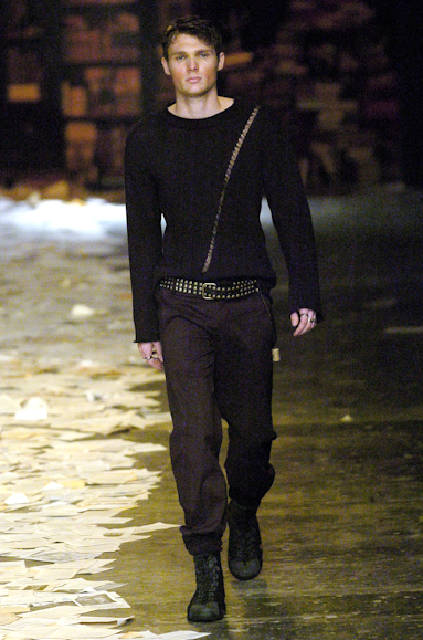 desfiles-marioqueiroz-spinverno2004rtw-121