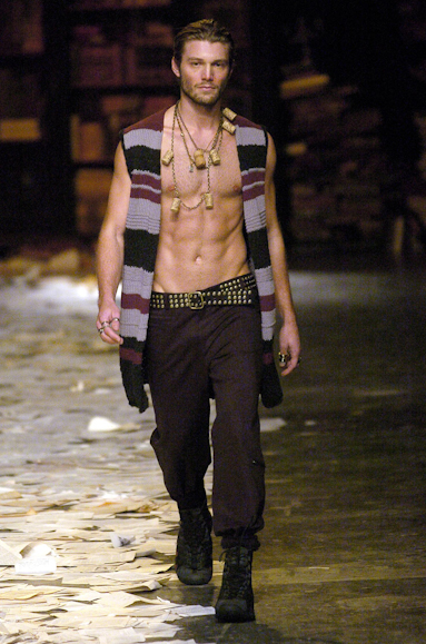 desfiles-marioqueiroz-spinverno2004rtw-125
