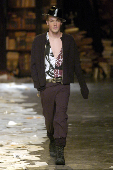 desfiles-marioqueiroz-spinverno2004rtw-130