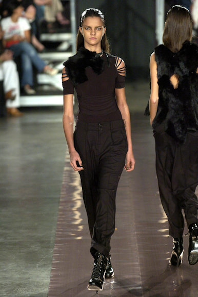 desfiles-reinaldolourenco-spinverno2004rtw-106