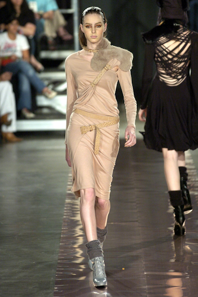 desfiles-reinaldolourenco-spinverno2004rtw-111