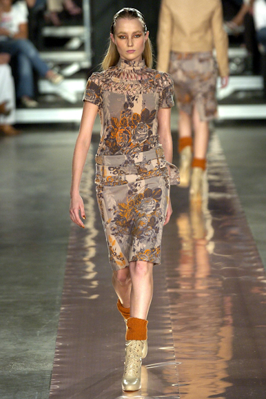 desfiles-reinaldolourenco-spinverno2004rtw-124