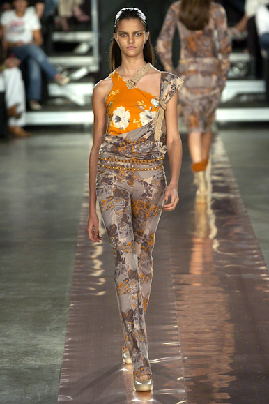 desfiles-reinaldolourenco-spinverno2004rtw-126