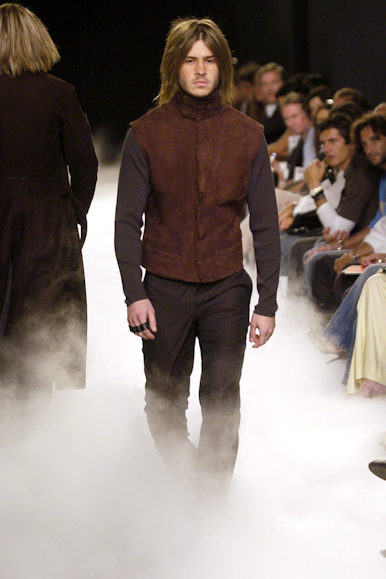 desfiles-ricardoalmeida-spinverno2004rtw-108