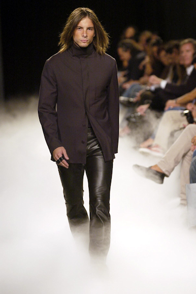 desfiles-ricardoalmeida-spinverno2004rtw-111