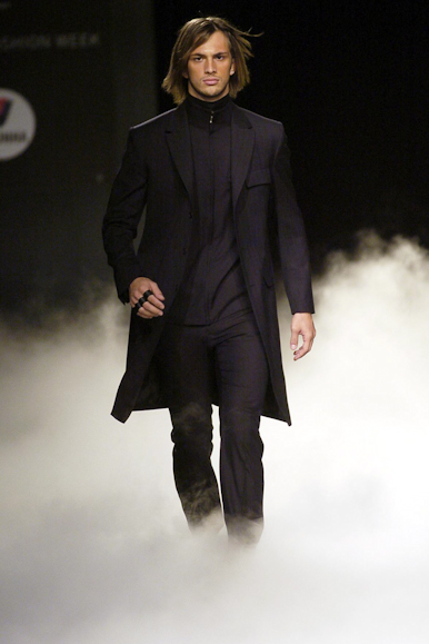 desfiles-ricardoalmeida-spinverno2004rtw-120