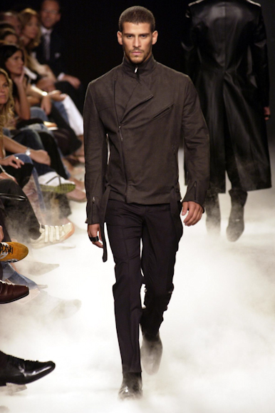 desfiles-ricardoalmeida-spinverno2004rtw-126