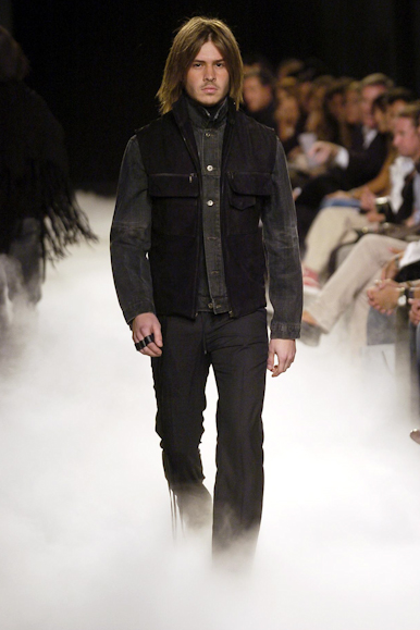 desfiles-ricardoalmeida-spinverno2004rtw-129