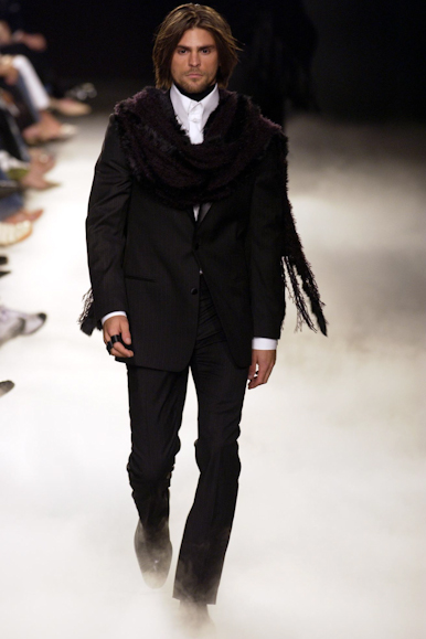 desfiles-ricardoalmeida-spinverno2004rtw-134