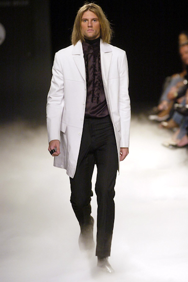 desfiles-ricardoalmeida-spinverno2004rtw-135