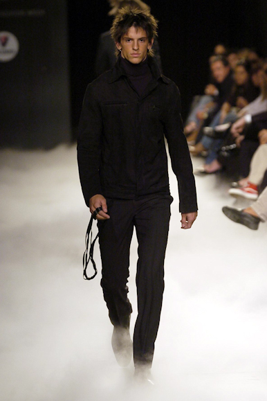 desfiles-ricardoalmeida-spinverno2004rtw-138