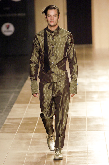 desfiles-ronaldofraga-spinverno2004rtw-117