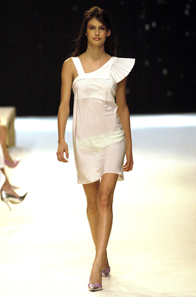 desfiles-rosacha-spinverno2004rtw-103