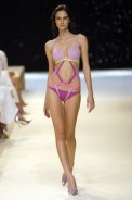 desfiles-rosacha-spinverno2004rtw-105