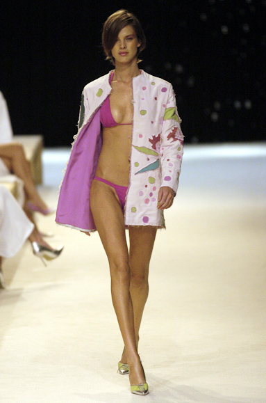 desfiles-rosacha-spinverno2004rtw-127
